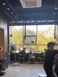 -韩国李知恩形象设计