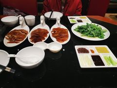 精品烤鸭-皇城根·烤鸭·鱼头·家常菜(欧亚大观乐活城店)