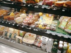 面包甜点陈列柜-星巴克臻选(上海淮海百盛购物中心店)