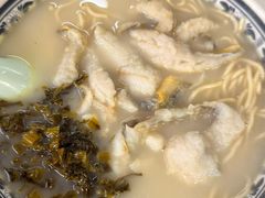 招牌大黄鱼汤面-明呈黄鱼面馆(斜土路店)