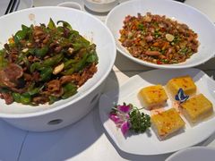 -阿瓦山寨·湘菜现炒·剁椒鱼头王(咸阳总店)