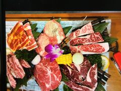 黑牛六拼-明洞阿姨·韩式酱蟹烤肉·创意料理(三元桥店)