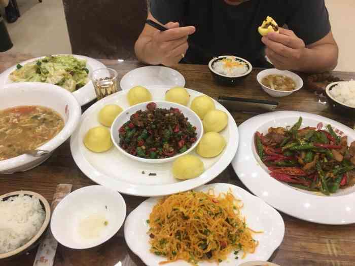 程府家宴-"这家菜很地道,无意间在点评上看到,直奔店.