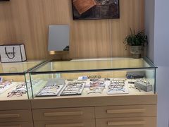 -视野联行眼镜·蔡司·尼康·授权优选门店(青浦宝龙店)