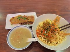 -王拐拐热干面·武汉三鲜豆皮(徐家汇店)