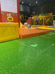 -蹦蹦跳跳(新奥购物中心店)