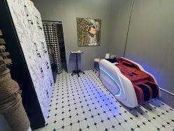 -老男孩男士理容馆·理发·烫染·修面