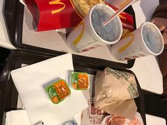 -麦当劳(轻轨曹杨路店)