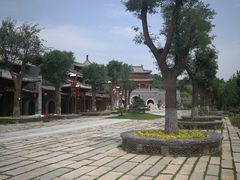 -雪山彩虹谷景区