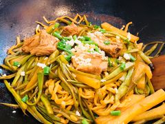 精选肋排焖面-金豆角砂锅焖面(安贞店)