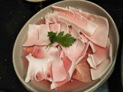 -茅草房·河畔园林火锅