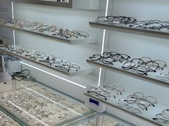 -美式眼镜·授权蔡司.依视路.尼康.豪雅.明月(南翔印象城店)