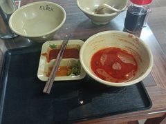 -亮亮面馆(经六路店)