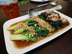 -Chom Cafe and Restaurant