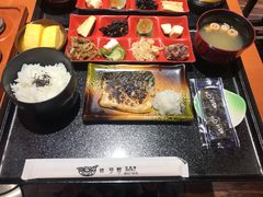 鱼肉早餐-錦 平野