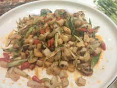 -吴记酱骨炖菜馆(康安路店)