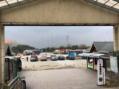 -平望服务区·停车场