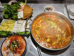 -野山舂·贵州现舂酸汤牛肉(民生路店)