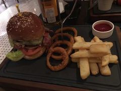 -恰餐厅及酒吧 CHAR Bar & Grill (北京丽都皇冠假日店)