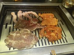 -臻牛烤肉