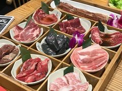 -青瓦炭韩潮烤肉(花园道店)