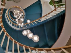 -新蝶变皮肤管理中心