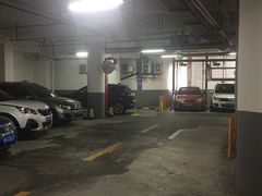 -新邻生活站-停车场