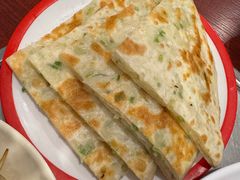 葱花饼-聚首堂·特色小吃·肘子·炙子烤肉烤串(什刹海德胜门店)