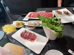 鲜切羊上脑-铜来聚老北京涮肉(恒隆广场店)