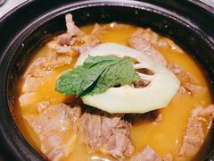 酸木瓜炖牛腩-半山腰·云南菜(侨福芳草地店)