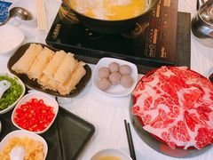 -鲜入围煮花胶鸡海鲜火锅