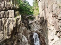 -鄣山大峡谷