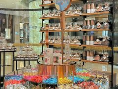 -Laderach 莱德拉(上海环贸iapm店)