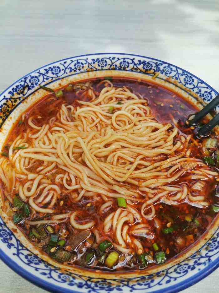 清真德海牛肉面(何家村店)-"好久没有吃牛肉面啦,办事儿刚好路过来解.