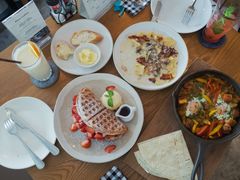 -ROAST coffee & eatery