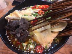 冷锅串串-怂嘴冷锅串串&乐山烧烤(中赢康康谷店)