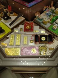 -六福珠寶(百联南方购物中心店)