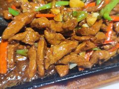 -老码头黑皮肘子锅包肉(赣水路店)