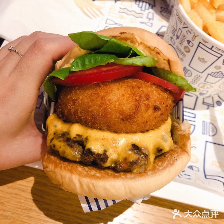 男神吴尊的汉堡店！Royal Stacks