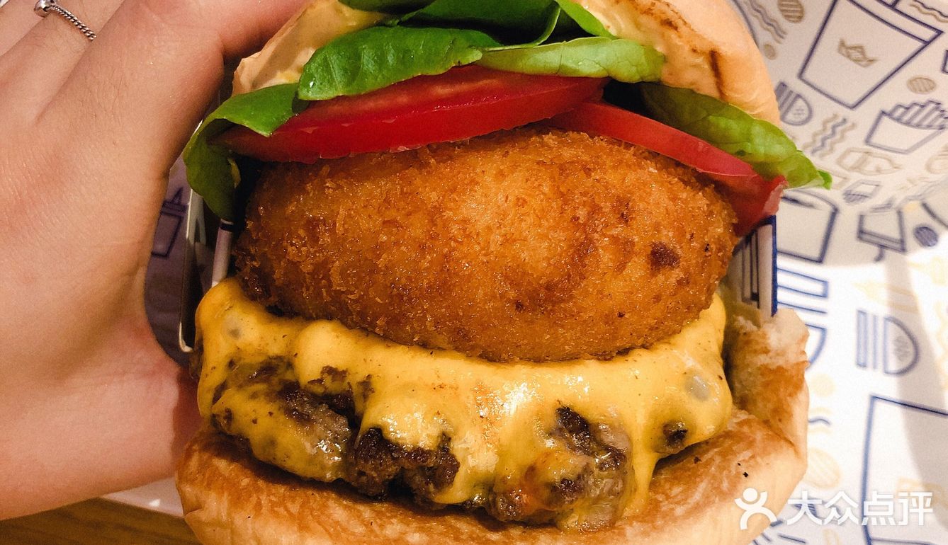 男神吴尊的汉堡店!Royal Stacks