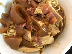 -松树干拌面店