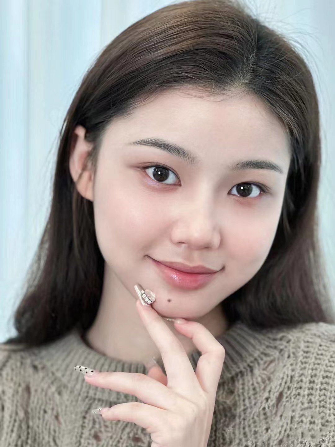 圆形脸可以选择的眉型之一 平柔眉