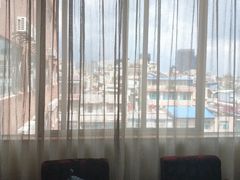 -昆明朗威酒店(昆明站火车站双桥夜市风情街店)