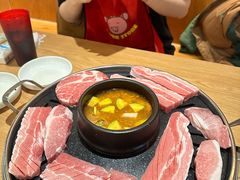 -江南猪肉商会无限续吃(弘大店)