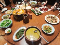 -老滇山寨•云南特色菜•地方菜•民族风情歌舞表演(金碧店)