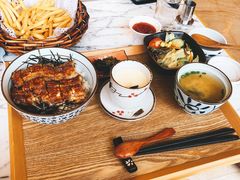 鳗鱼盖饭定食-自由之丘