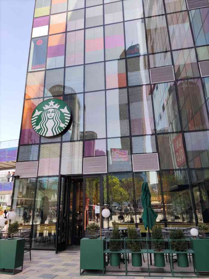 星巴克臻选(北京三里屯旗舰店)-"三里屯这家星巴克就是一个火呀92