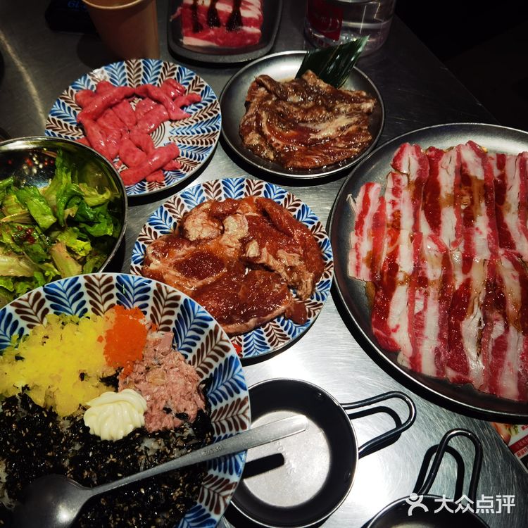 大快朵颐烤肉时