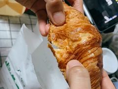 爆浆牛角包-六贤记(杭州龙湖滨江天街店)