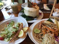 -Chom Cafe and Restaurant